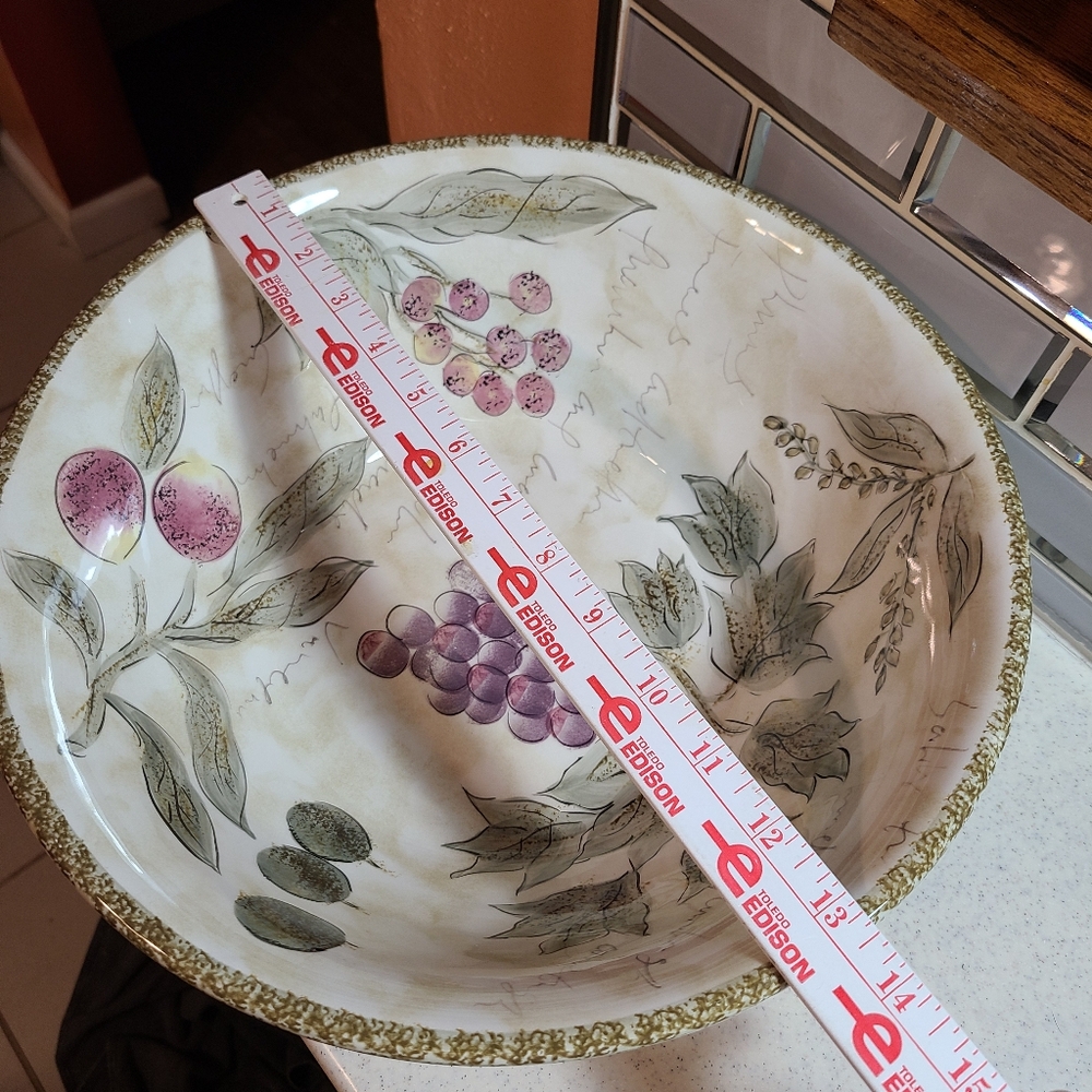 Large Salad Bowl for sale - Picture 5 of 8